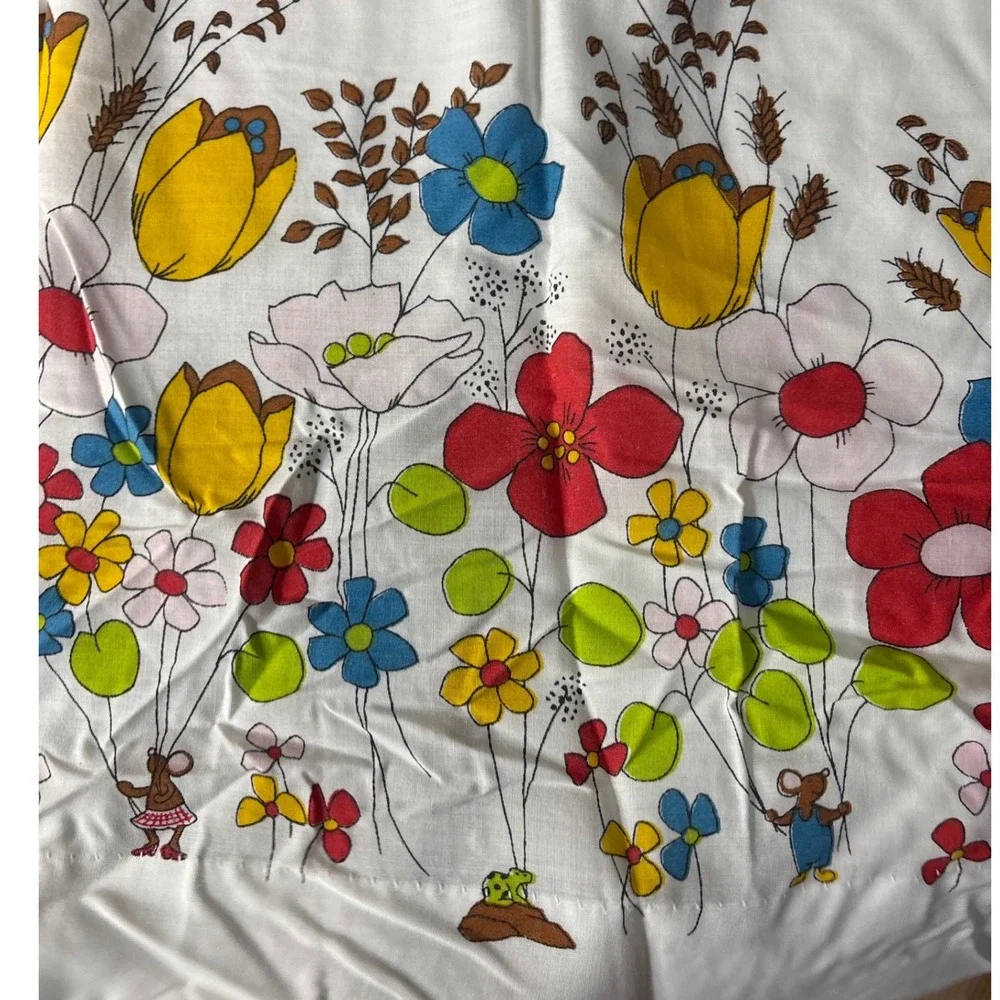 Fashion Manor JCPenney Vintage Floral‎ Curtain Panel Colorful Flowers Mice 1970s